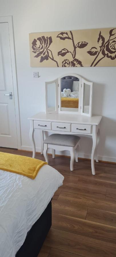 גלאזגו Silverburn New House With Free Parking And Nice Garden מראה חיצוני תמונה