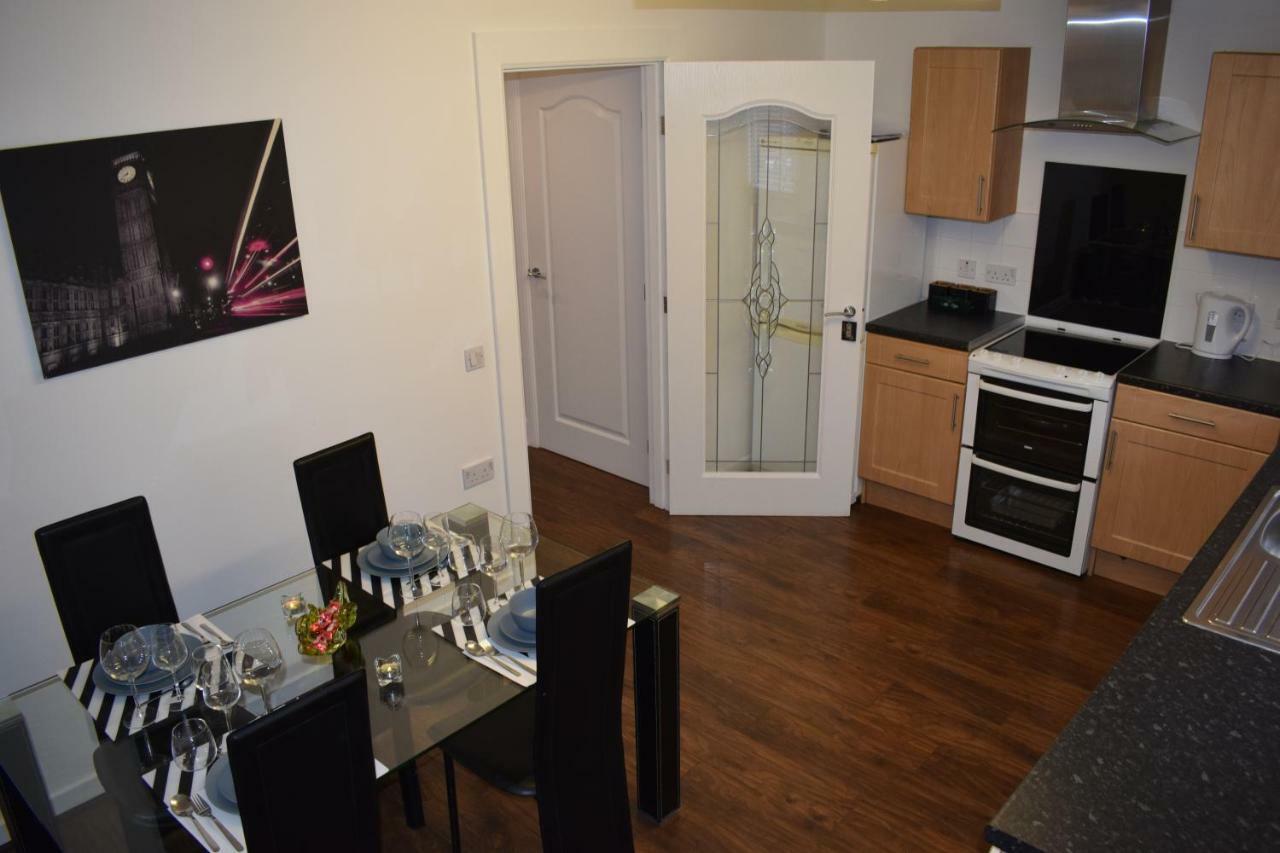 גלאזגו Silverburn New House With Free Parking And Nice Garden מראה חיצוני תמונה